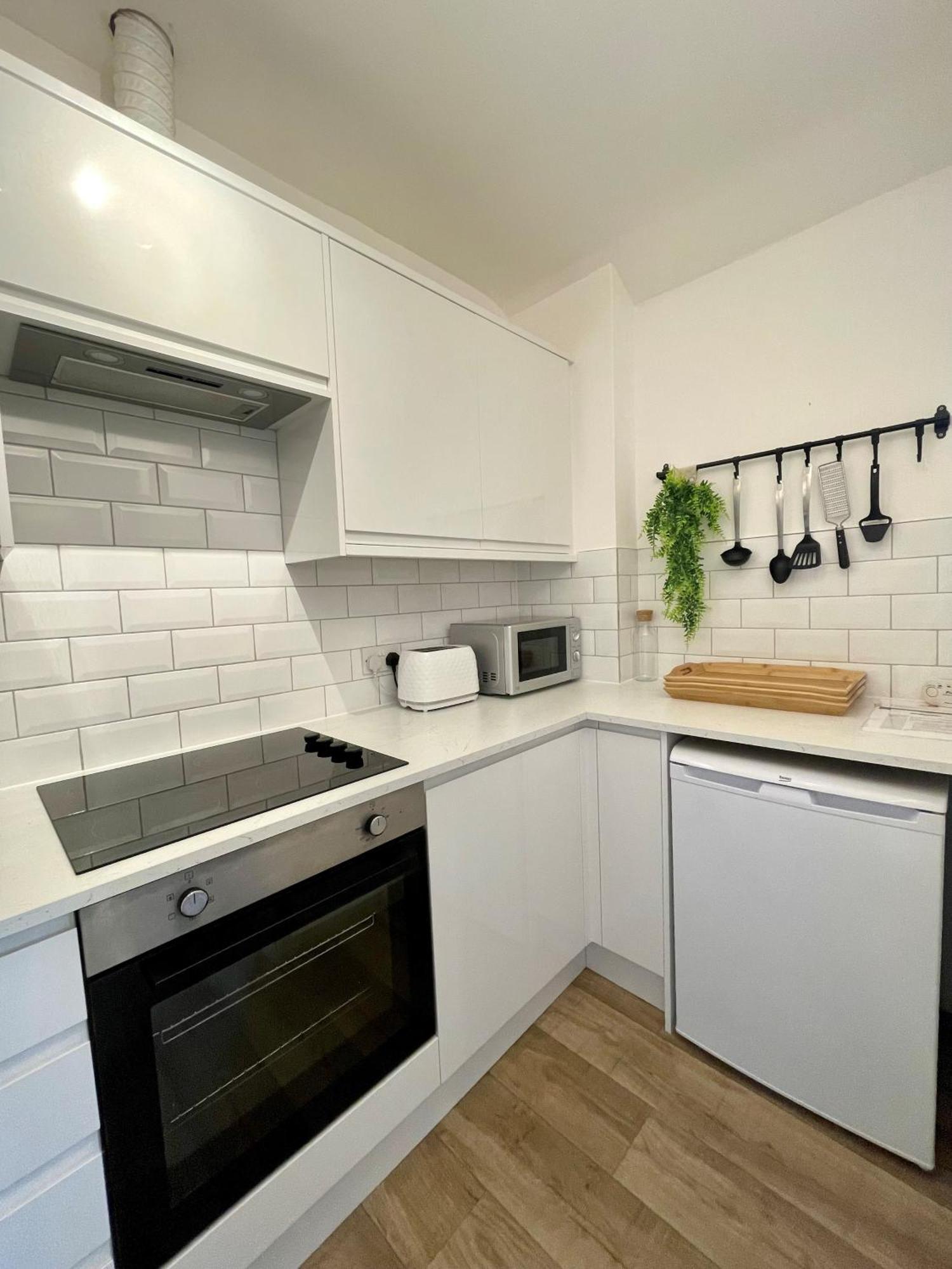 Central, Modern Apartment 伯恩茅斯 外观 照片